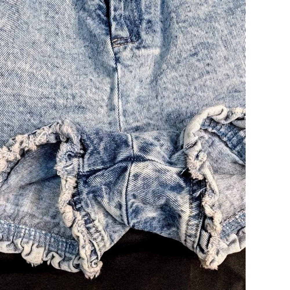Very J ~ Acid Wash Denim Ruffle Shorts Medium ~ Paperbag High Waist/Frayed/Boho - Picture 10 of 10
